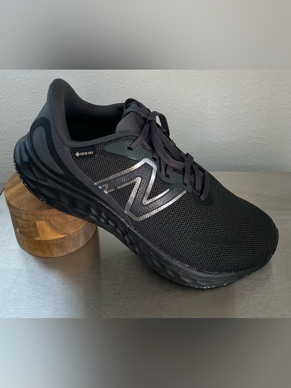 NB-ARISHI V4 SLIP RESISTANT BLACK ATHLETIC FRESH FOAM GORE-TEX SNEAKERS SIZE 9